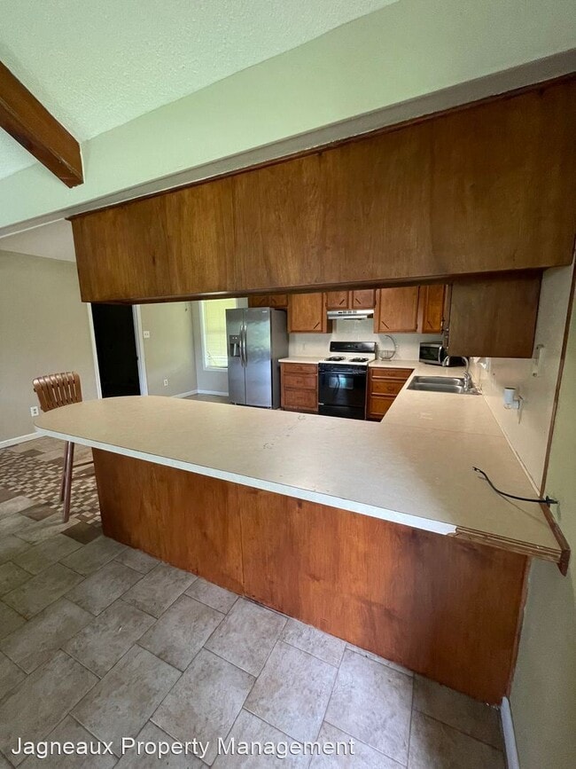 Building Photo - 3 br, 2 bath House - 348 Peach St
