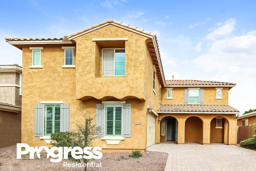 Primary Photo - 2530 W Perola Dr