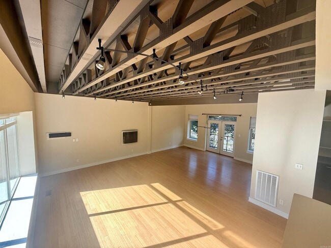 Building Photo - 110 Vertical Lofts Dr