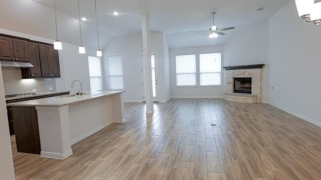 Foto del edificio - 3478 De Soto Loop