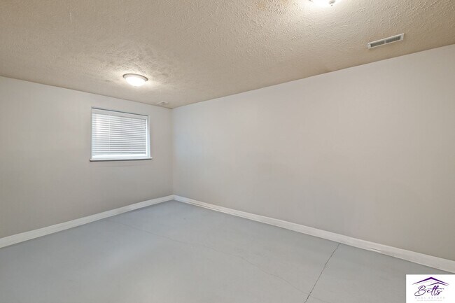 Foto del edificio - Beautiful Multilevel home in Cattail Creek...