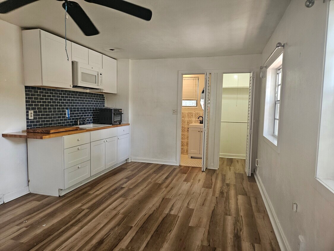 Primary Photo - 153 Valencia Dr