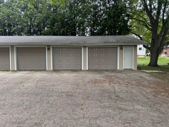 Garage - 1810 20th Street Ct