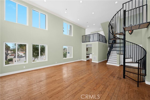 Building Photo - 200 N Catalina Ave