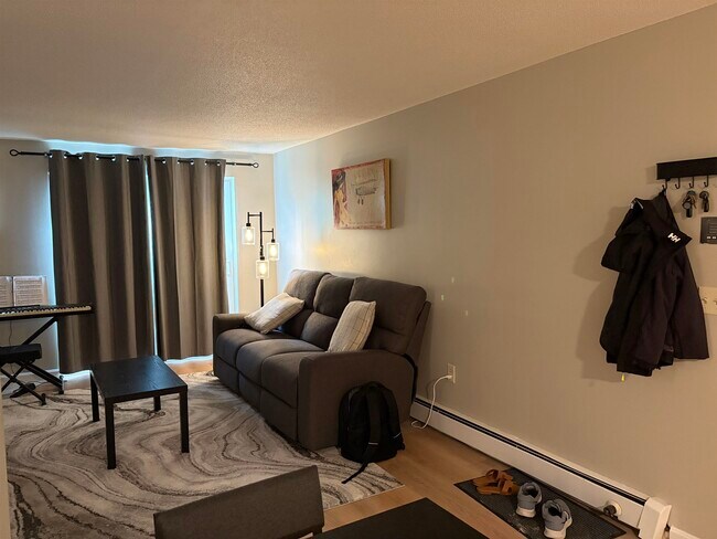 Foto del edificio - 1610 White Cedar Blvd