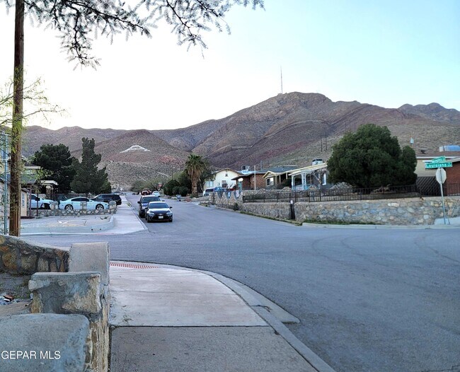 Foto del edificio - 2700 Memphis Ave