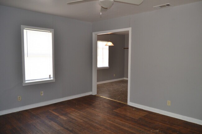 Foto del edificio - 709 Northside Dr