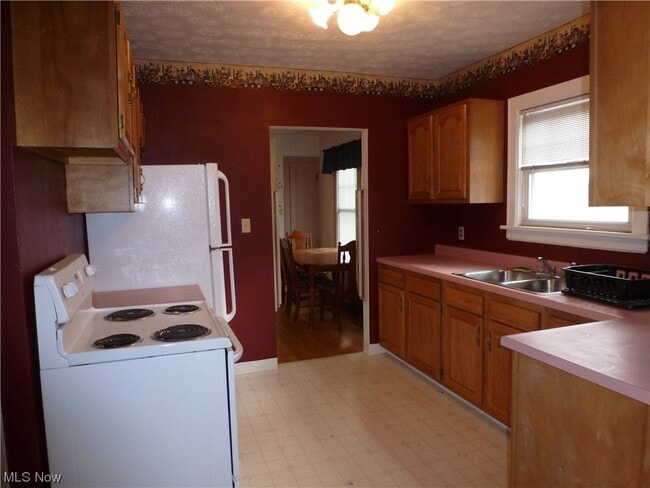 Building Photo - 48260 National Rd W