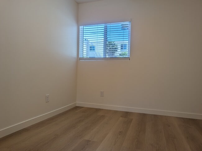 Building Photo - 2713 Clovis St