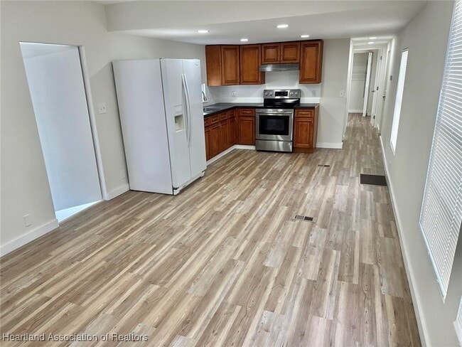 Foto del edificio - 5037 Roanoke St