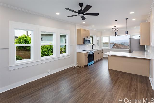 Building Photo - 2130 Skyline Dr