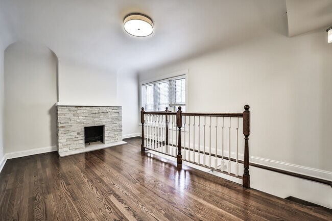 Foto del edificio - 734 W Waveland Ave