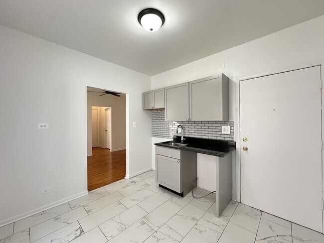 Foto del edificio - 6343 N Magnolia Ave