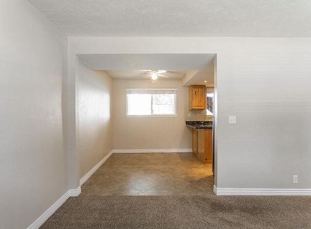 Building Photo - 2563 E Canterbury Ln