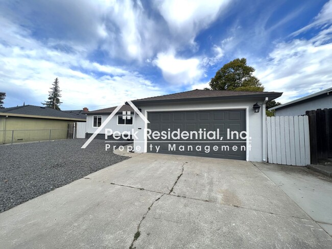 Photo - Beautifully Updated 3bd/2ba Home with 2 Car Garage!