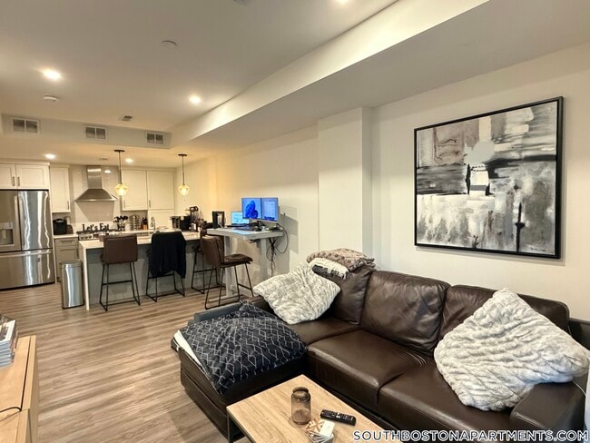 Building Photo - 9 Douglas St