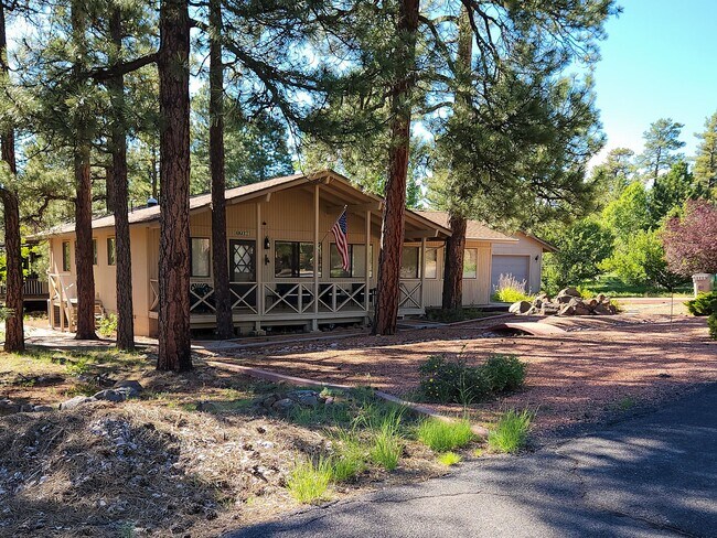 Foto del edificio - 17590 Rimrock Pl