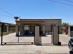 Building Photo - 5724 Ybarra Ct