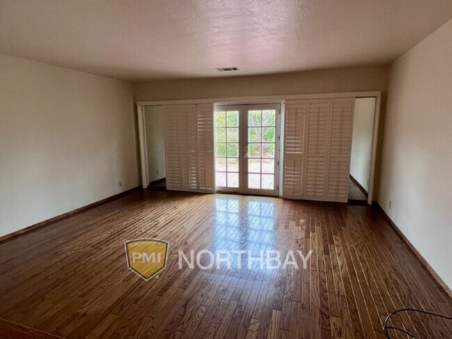 Foto del edificio - 2834 Vista Grande