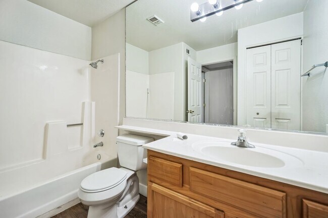 Building Photo - 2978 Juniper Hills Blvd
