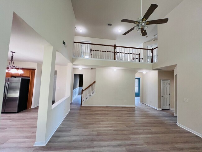Foto del edificio - 870 Bishops Run Ln