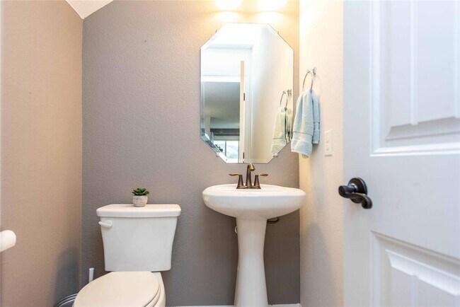 Foto del edificio - 5701 Gunnison Turn Rd