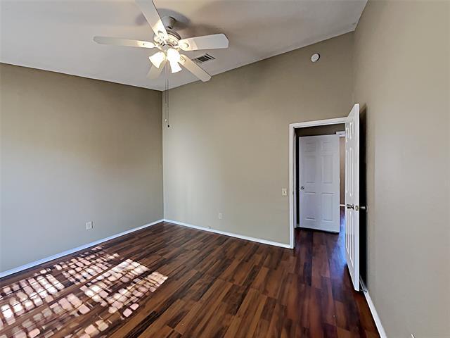 Foto del edificio - 2560 Creekwood Ln