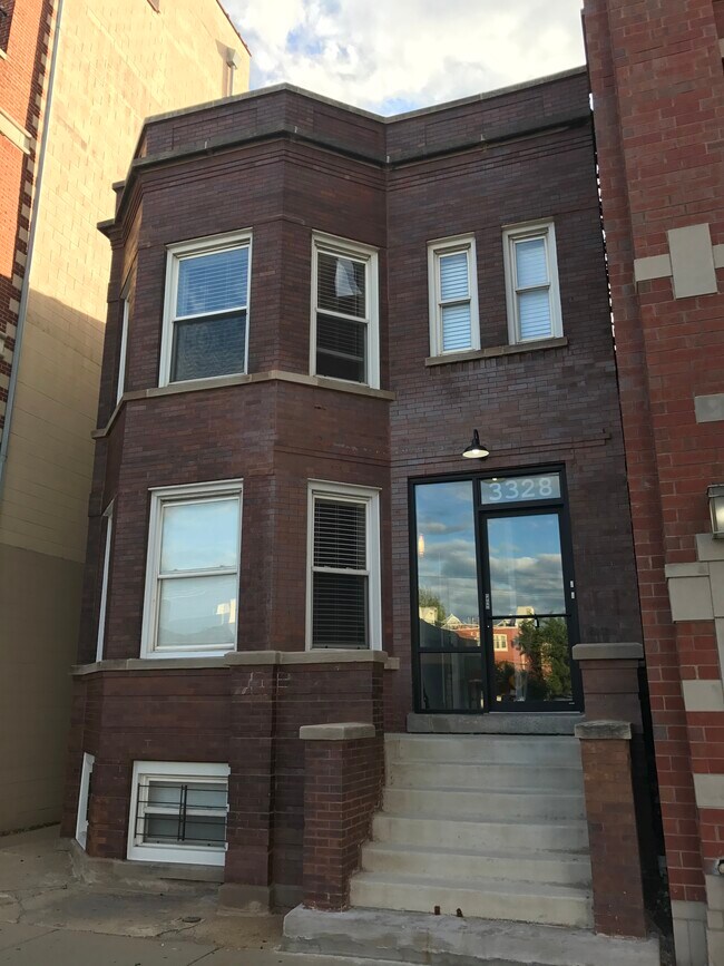 frente - 3328 N Ashland Ave