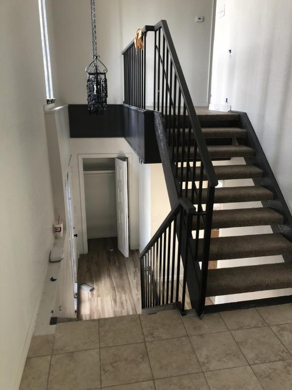 Foto del edificio - 6112 S Lakewood Ave