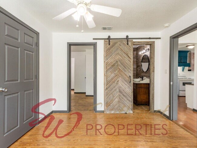 Foto del edificio - Charming 3 bedroom 2 bath!
