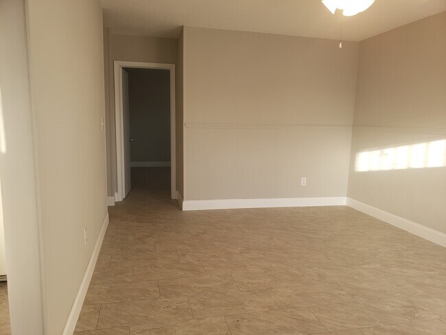 Building Photo - 260 NW 49th Ave