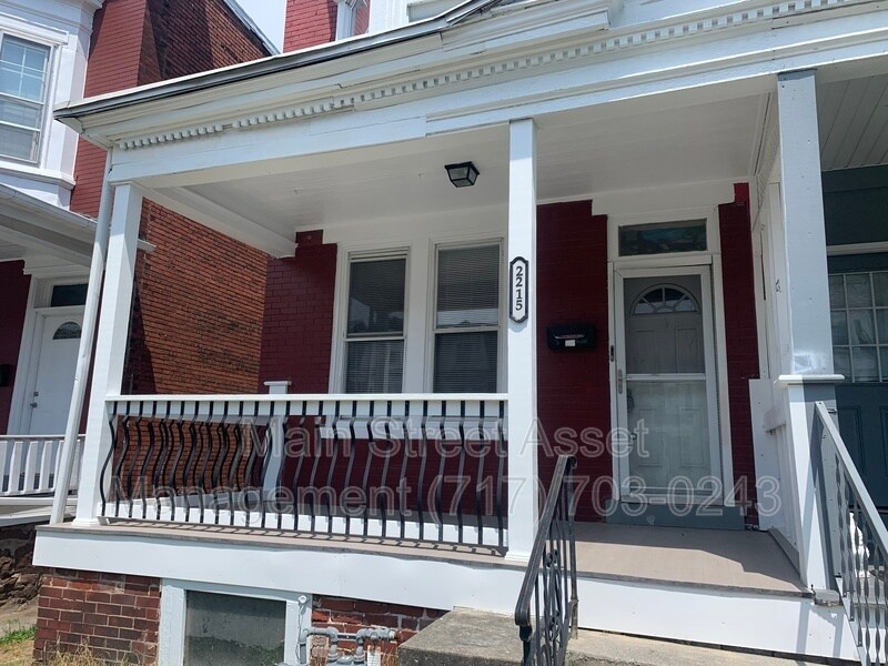 Primary Photo - 2215 N 4th St