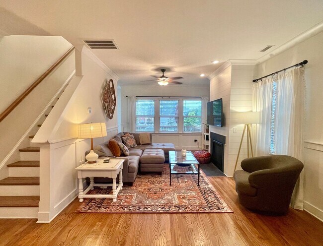 Foto del edificio - Beautiful Craftsman home near Duke!