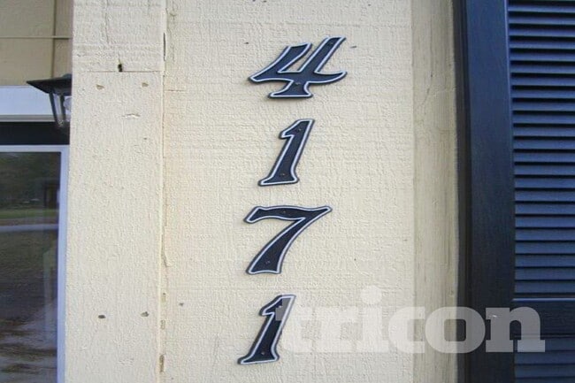 Foto del edificio - 4171 Dunraven Ln