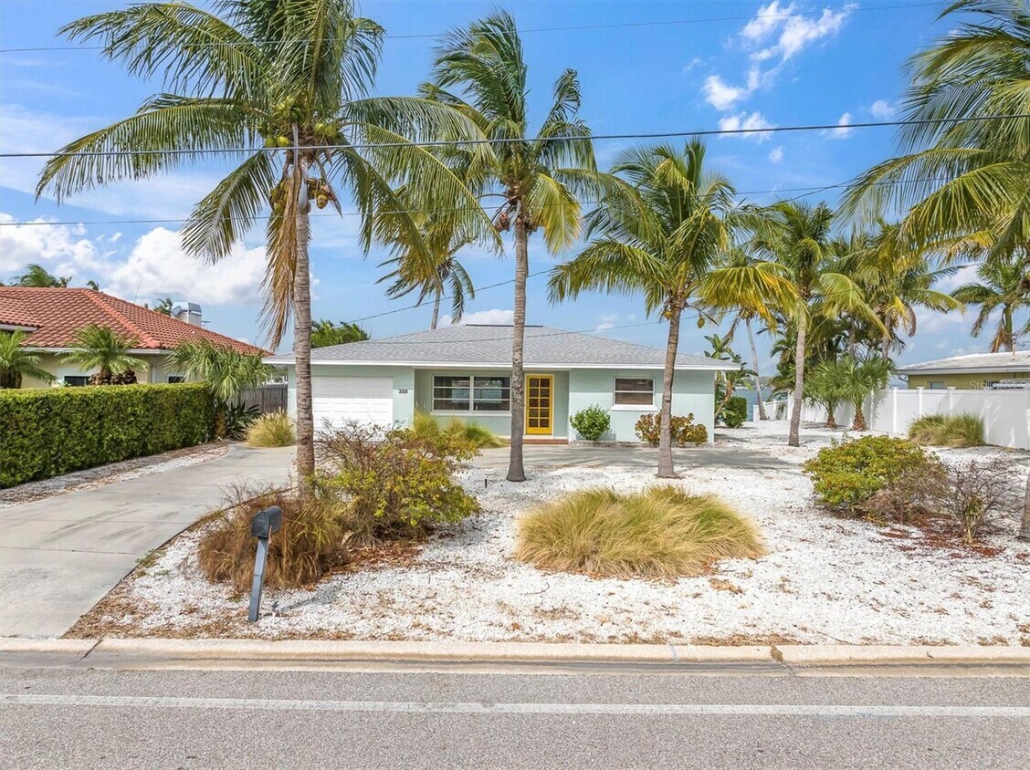 Primary Photo - 358 44th Ave