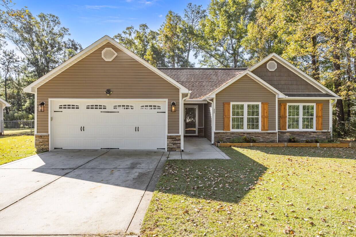 Foto principal - 335 Tall Pine Rd
