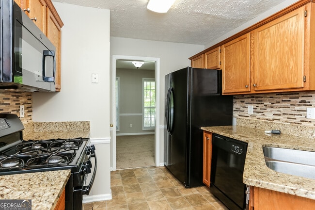 Building Photo - 100 Valleydale Dr