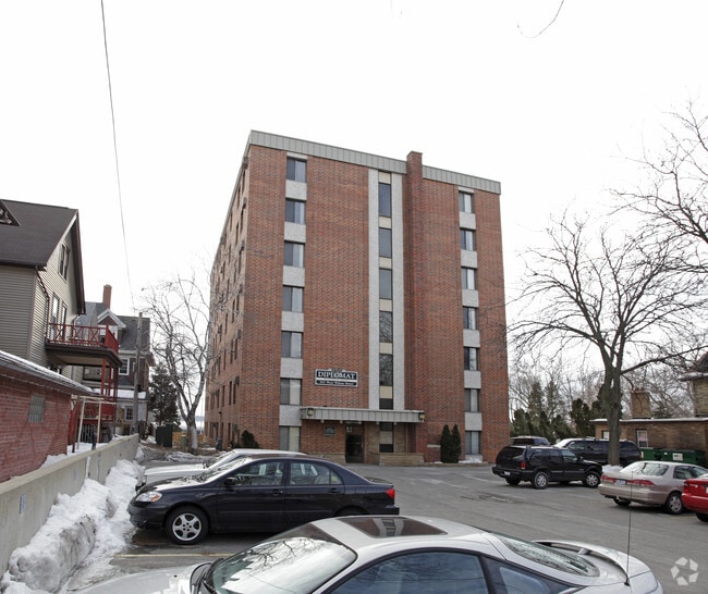 Building Photo - Diplomat Apartments