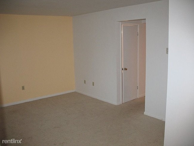 Building Photo - 33 Mountain Dr
