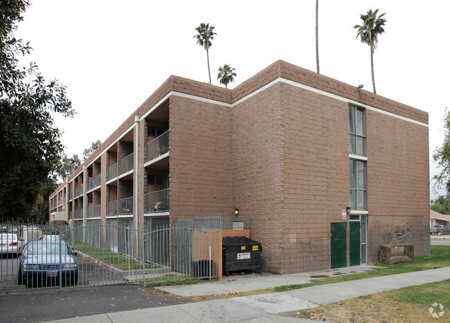 Building Photo - The Riverbrook Apartments