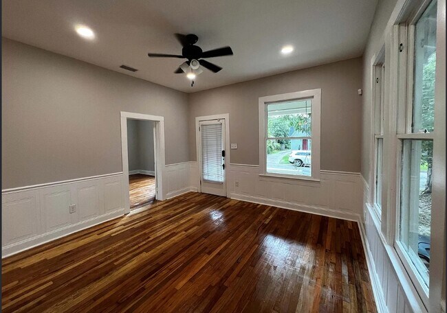 Foto del edificio - 209 S Fulton St