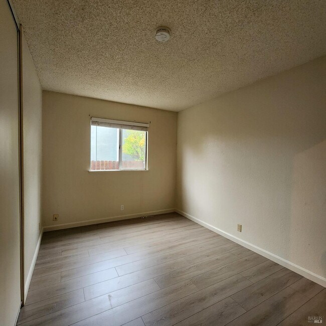 Foto del edificio - 926 Hidden Cove Way