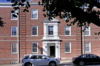 Building Photo - 200 W 2nd St