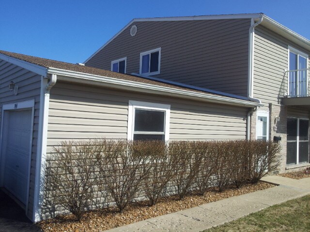 7969 163rd Ct Tinley Park Il 60477 Townhouse For Rent In