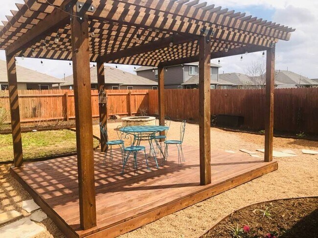 Foto del edificio - 448 Mallow Dr