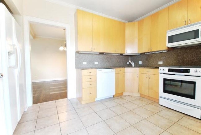 Building Photo - 3 bedroom in Oak Park IL 60302