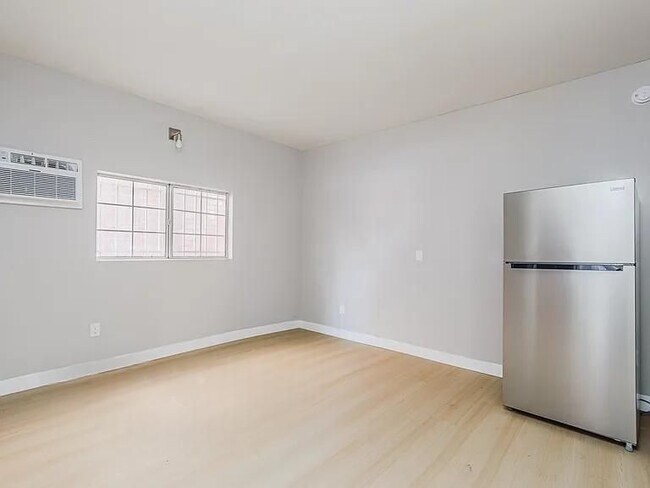 Foto del edificio - 3806 S Broadway