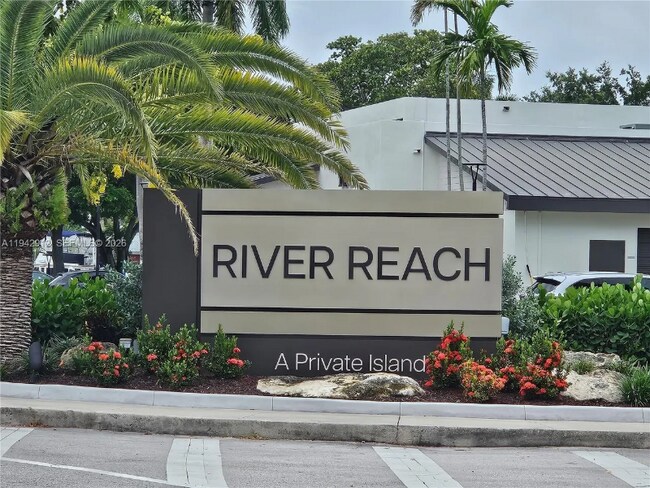 Foto del edificio - 1201 River Reach Dr