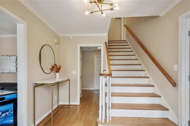 Foto del edificio - 3937 Ashford Dunwoody Rd NE