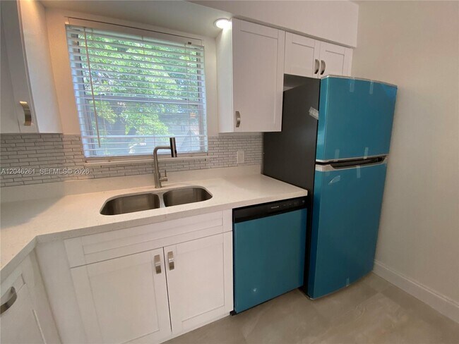 Foto del edificio - 601 SE 5th Ct